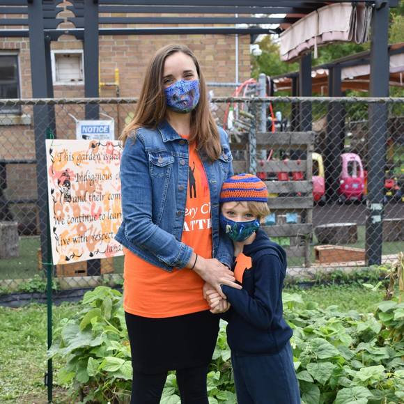 Meet your Posher, Tova - Picture 1 of 1